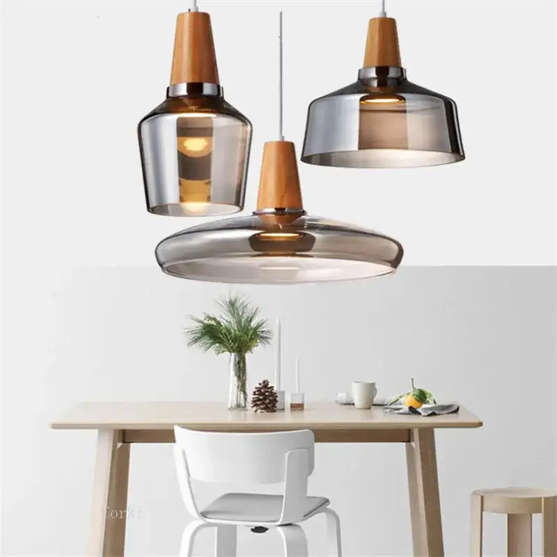 Suspension luminaire en verre fumé et bois design moderne élégant