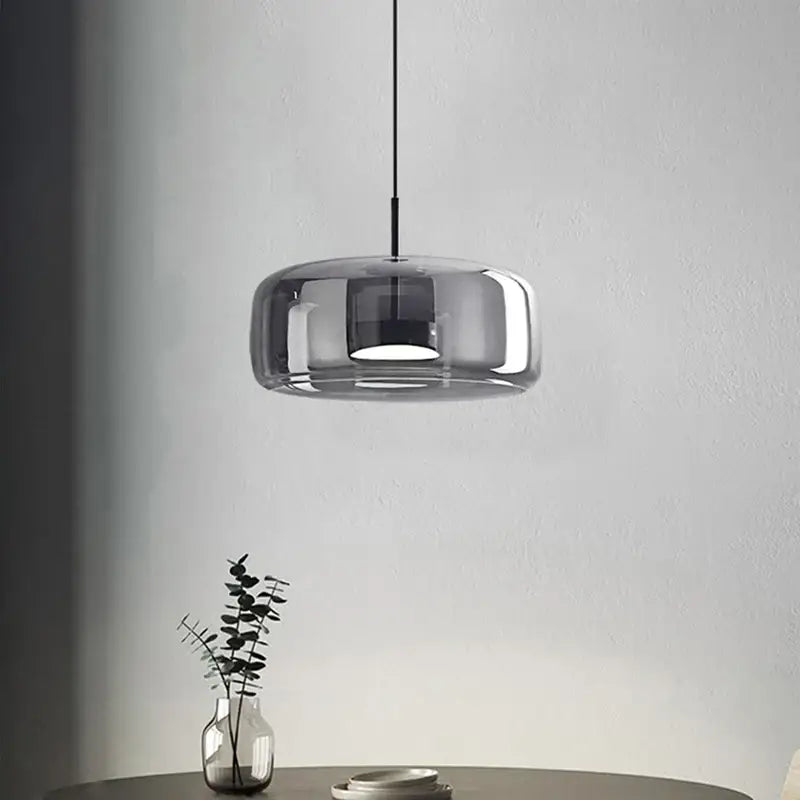 La Suspension Luminaire En Verre Avec Une Teinture Cognac Style Rond