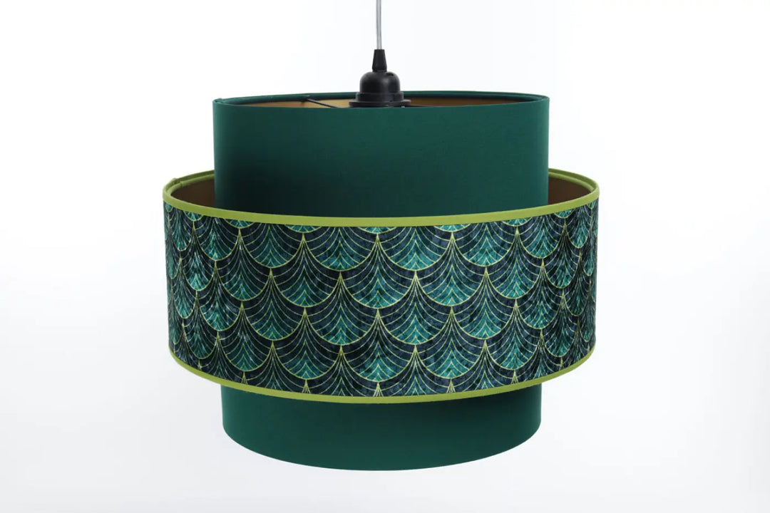 Suspension luminaire doblo avec abat-jour vert émeraude solide et motif art déco écailles de poisson en tissu