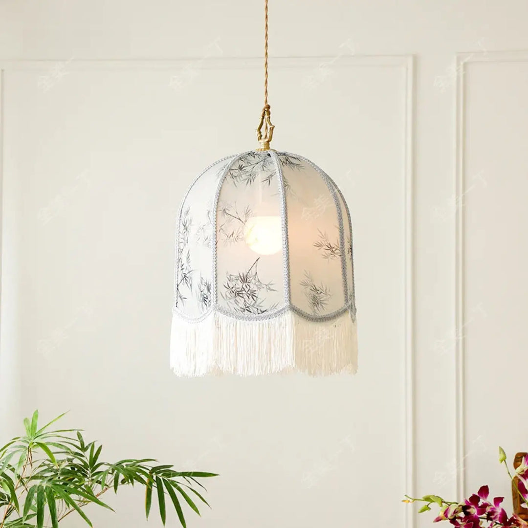 Suspension luminaire vintage floral avec des franges élégantes