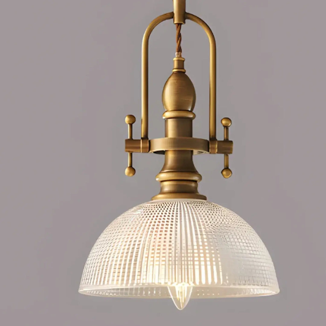 Suspension luminaire vintage en laiton doré et verre strié raffiné