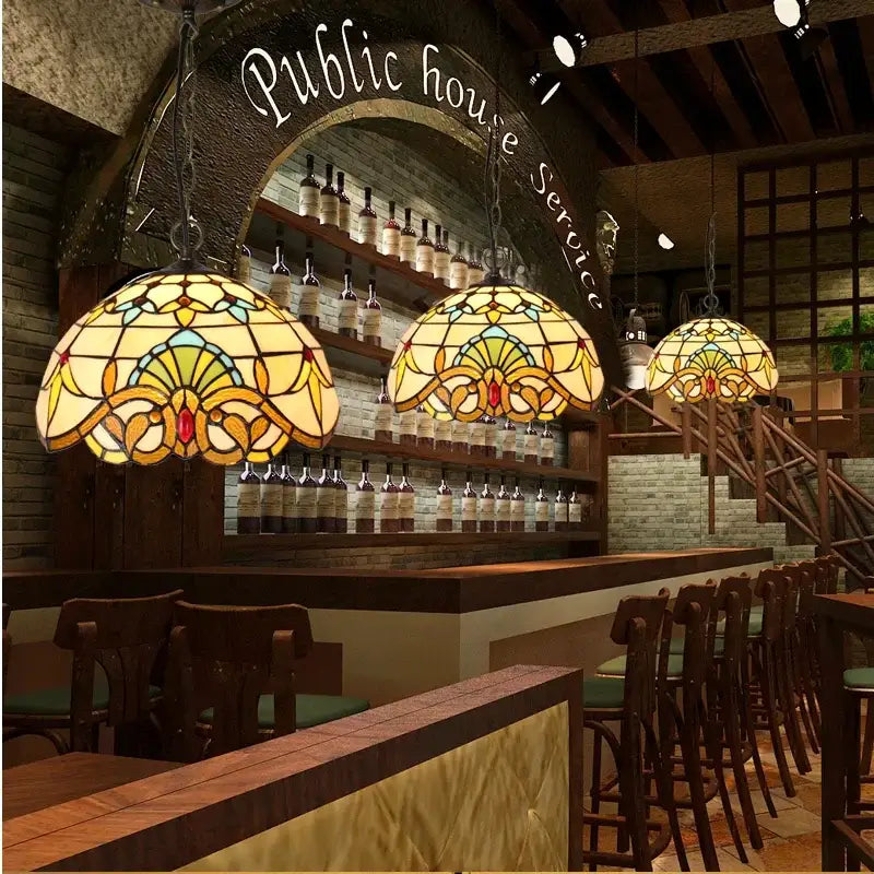 Suspension luminaire vintage en verre coloré style tiffany élégant