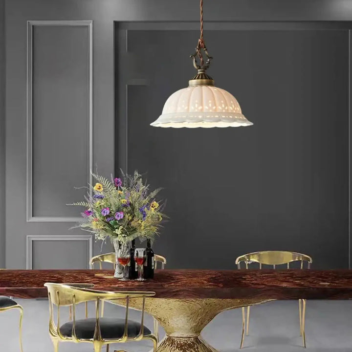 Suspension luminaire vintage en verre au style antique