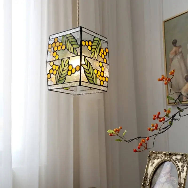 Suspension luminaire vitrail art déco motifs naturels raffiné
