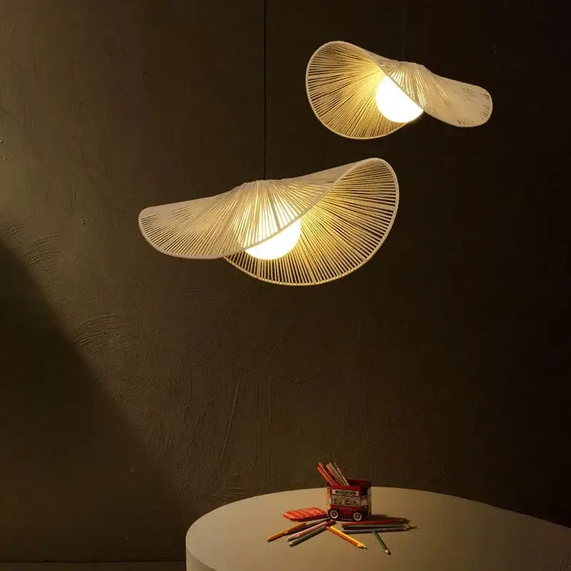 Suspension luminaire design aux formes organiques