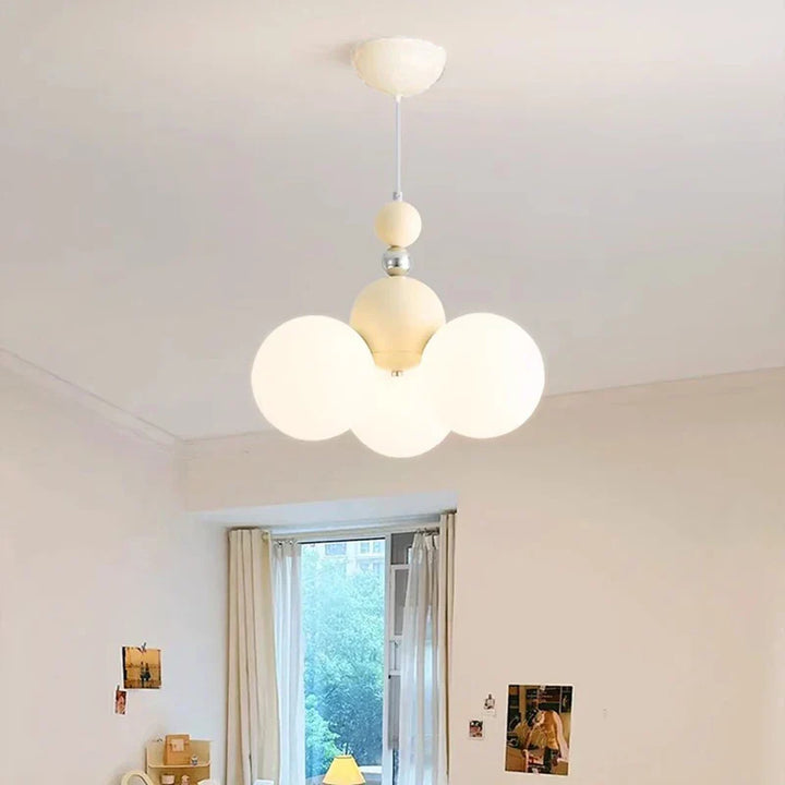 Suspension Moderne Trois Globes Blancs Style Ludique Enfantin


