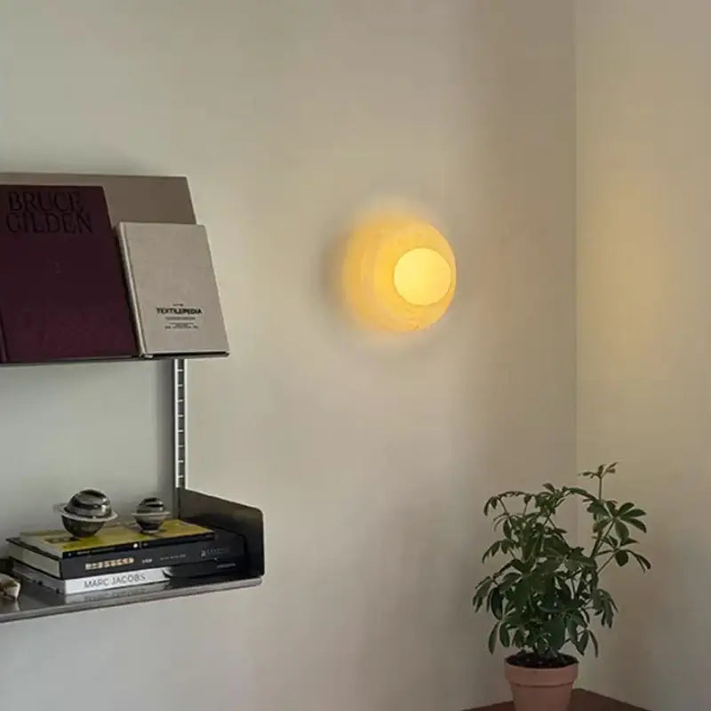 Suspension murale en marbre avec lumière en verre design élégant