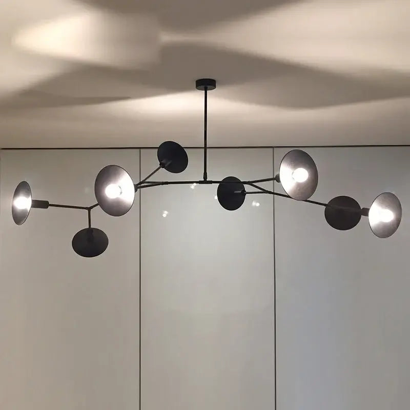 Suspension noire design moderne bras articulés style industriel

