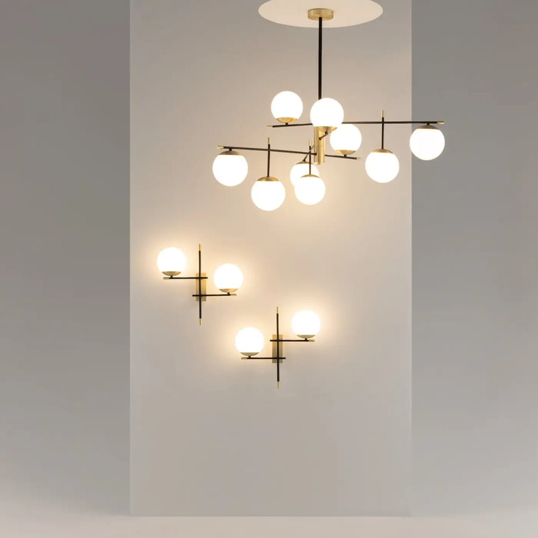 Suspension luminaire nostalgia six globes en laiton avec globes en verre dépoli et appliques assorties acier noir
