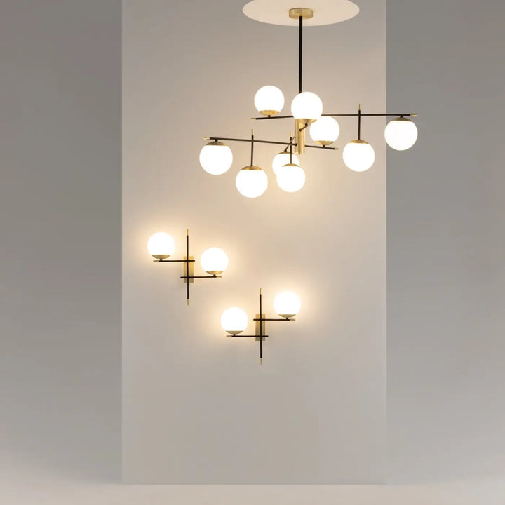 Suspension luminaire nostalgia six globes en laiton avec globes en verre dépoli et appliques assorties acier noir