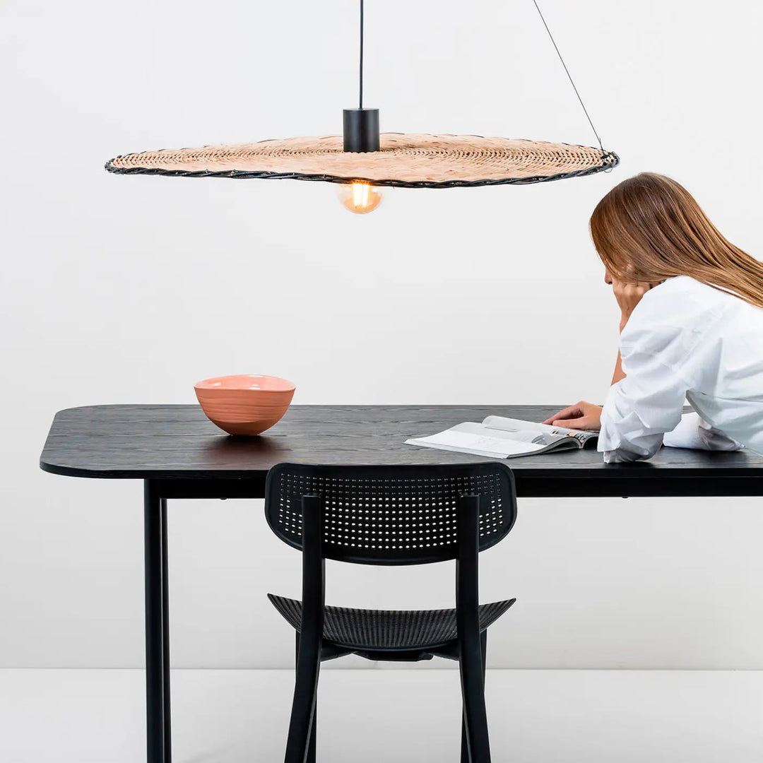 Suspension Costas 100 cm en rotin dans un intérieur