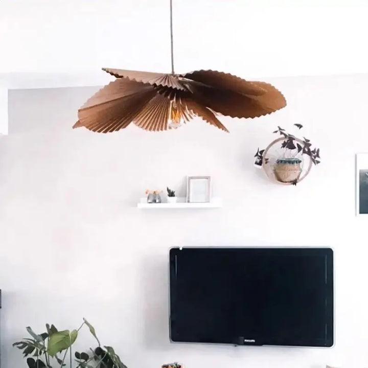 Suspension plissée marron style bohème chic en papier kraft

