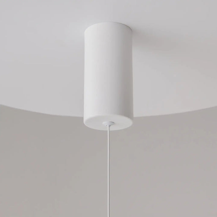 Suspension ray tube lumineux blanc mat cylindrique avec led intégrée et cordon fin pour éclairage minimaliste