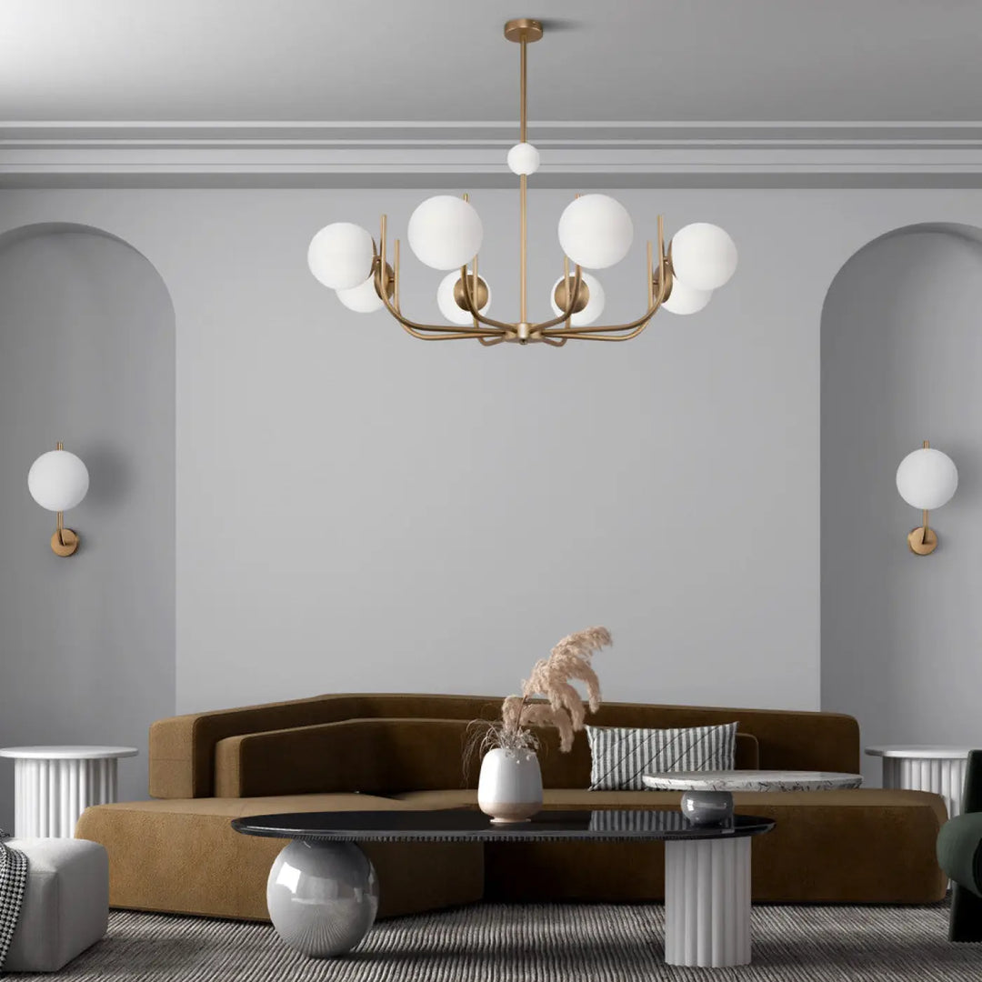 Suspension rendez avec branches dorées et globes en verre transparent blanc pour un éclairage élégant