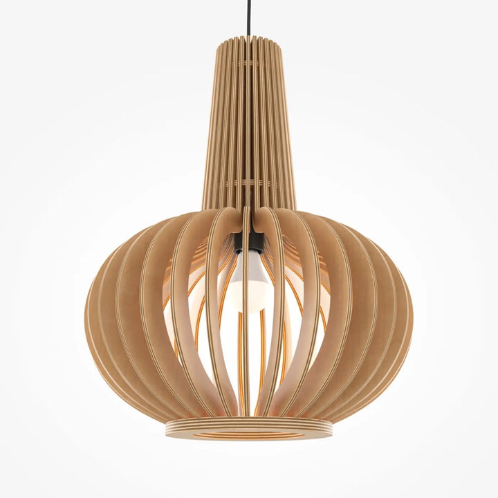 Suspension roots en bois naturel avec des lattes verticales formant une forme organique au-dessus d’une table