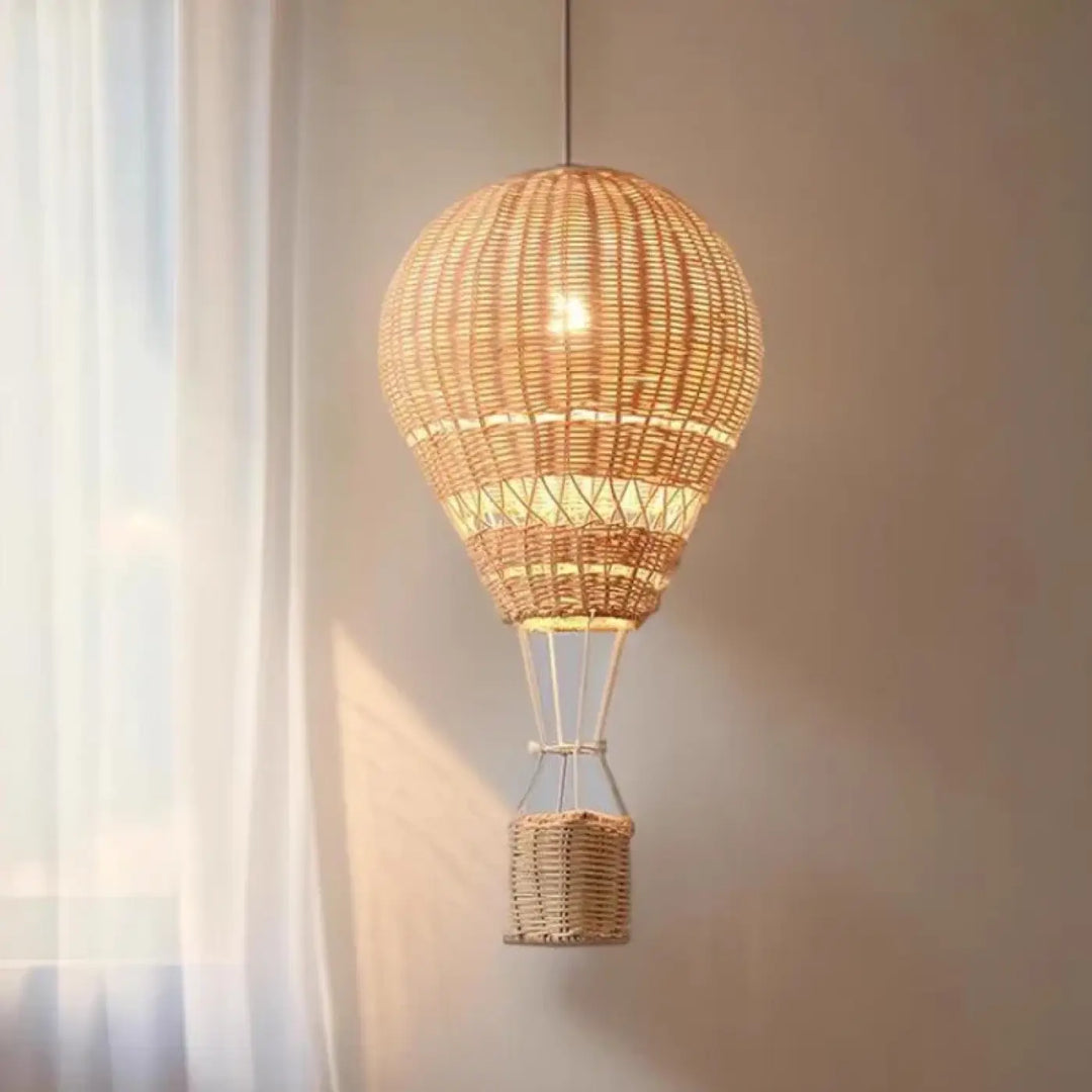 Suspension luminaire rotina en rotin tressé matière naturelle beige avec texture tressée pour un éclairage décoratif