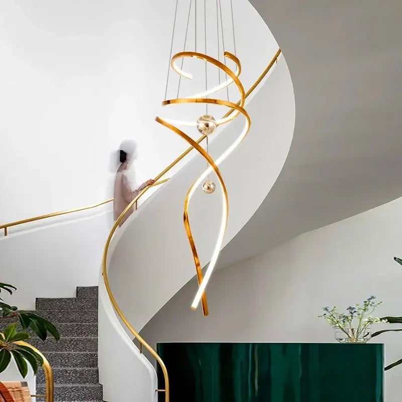 Suspension Spirale LED Dorée Design Pour Plafond Haut