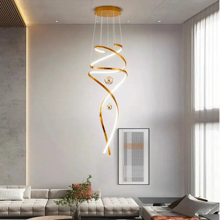 Suspension Spirale LED Dorée Design Pour Plafond Haut