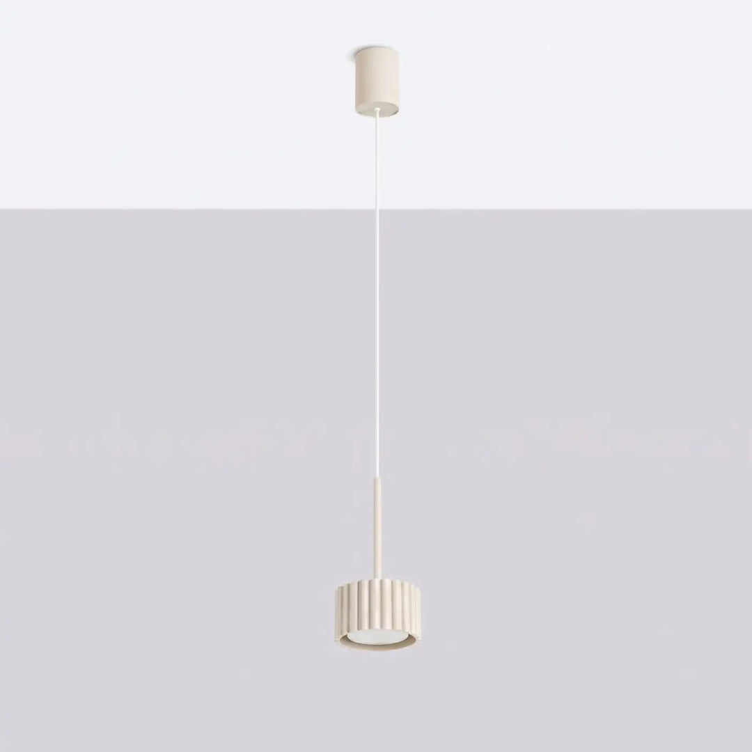 Suspension Aura beige à spot cannelé, éteinte
