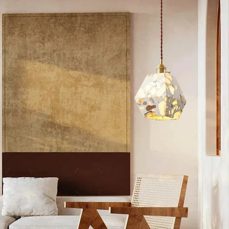 Suspension terrazzo et rotin style naturel pour salon

