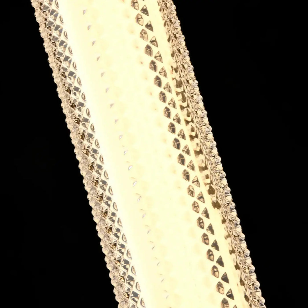 Suspension tiffany verticale led avec éclat blanc chaud et ornements en cristaux dorés élégants et modernes