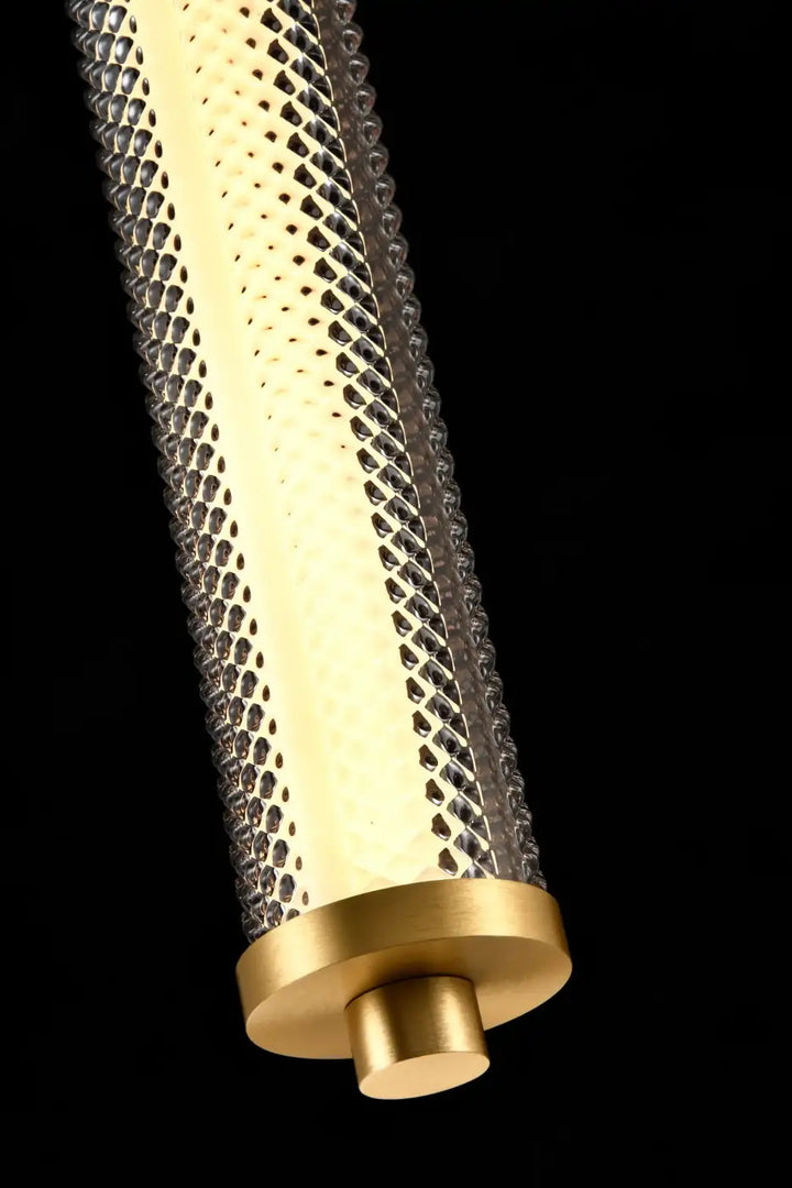 Suspension tiffany verticale en métal doré perforé avec base en laiton pour un éclairage cylindrique élégant