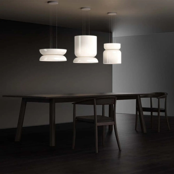 Suspension Totem Pablo Designs en verre opale soufflé, vue 1