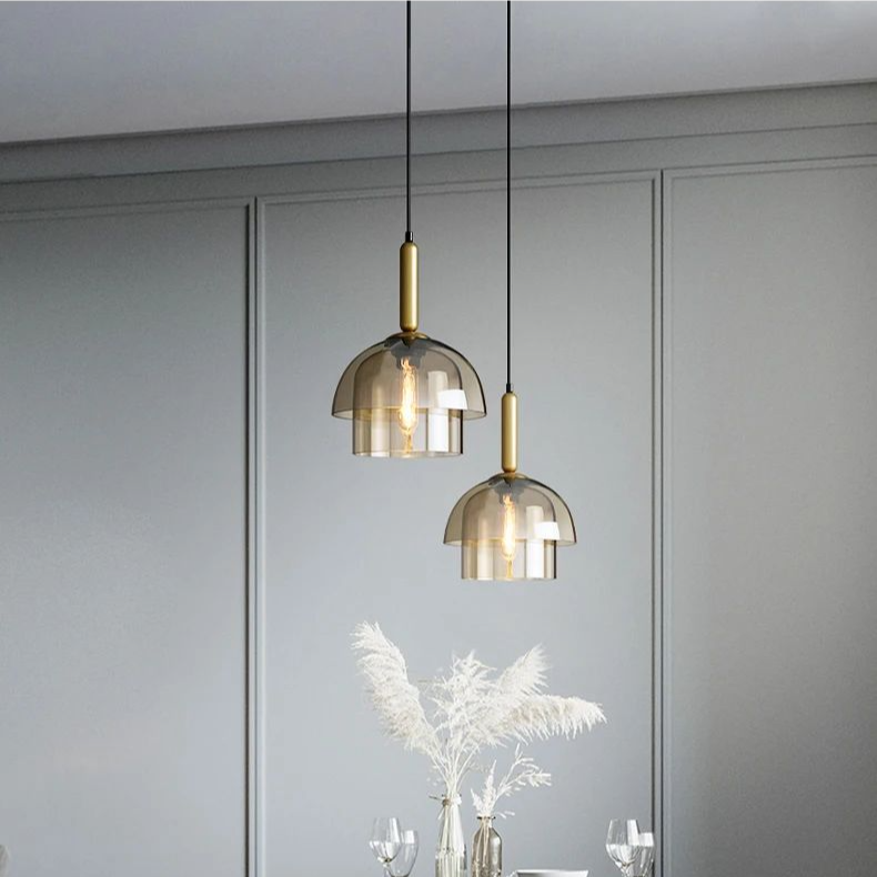 Suspension Verre Fumé et Laiton Design Moderne Art Déco Élégant