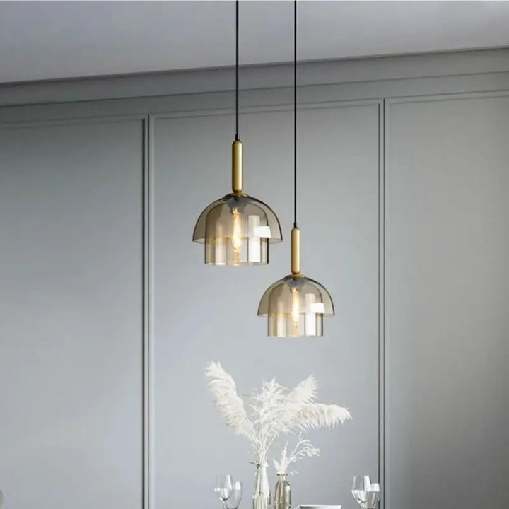 Suspension Verre Fumé et Laiton Design Moderne Art Déco Élégant