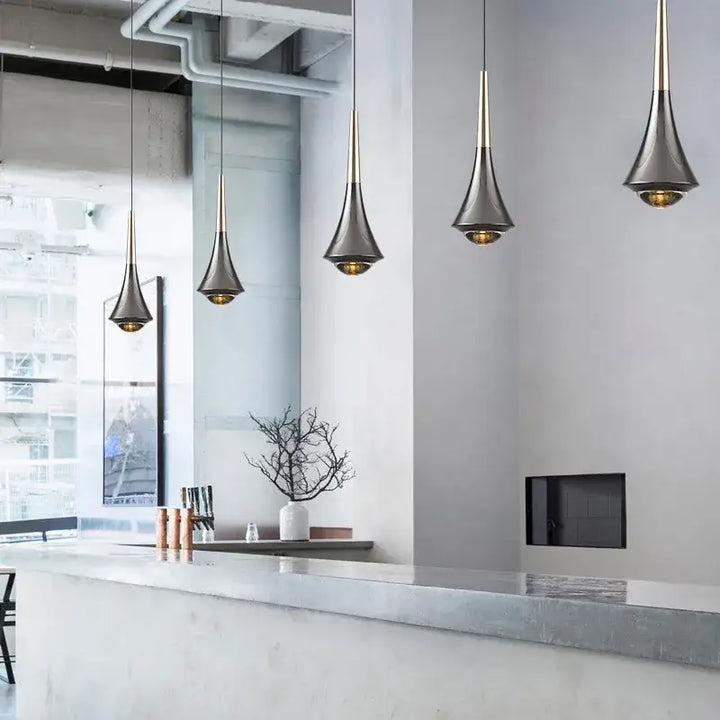 Suspension Métal Noir Forme Trompette Design Moderne Élégante