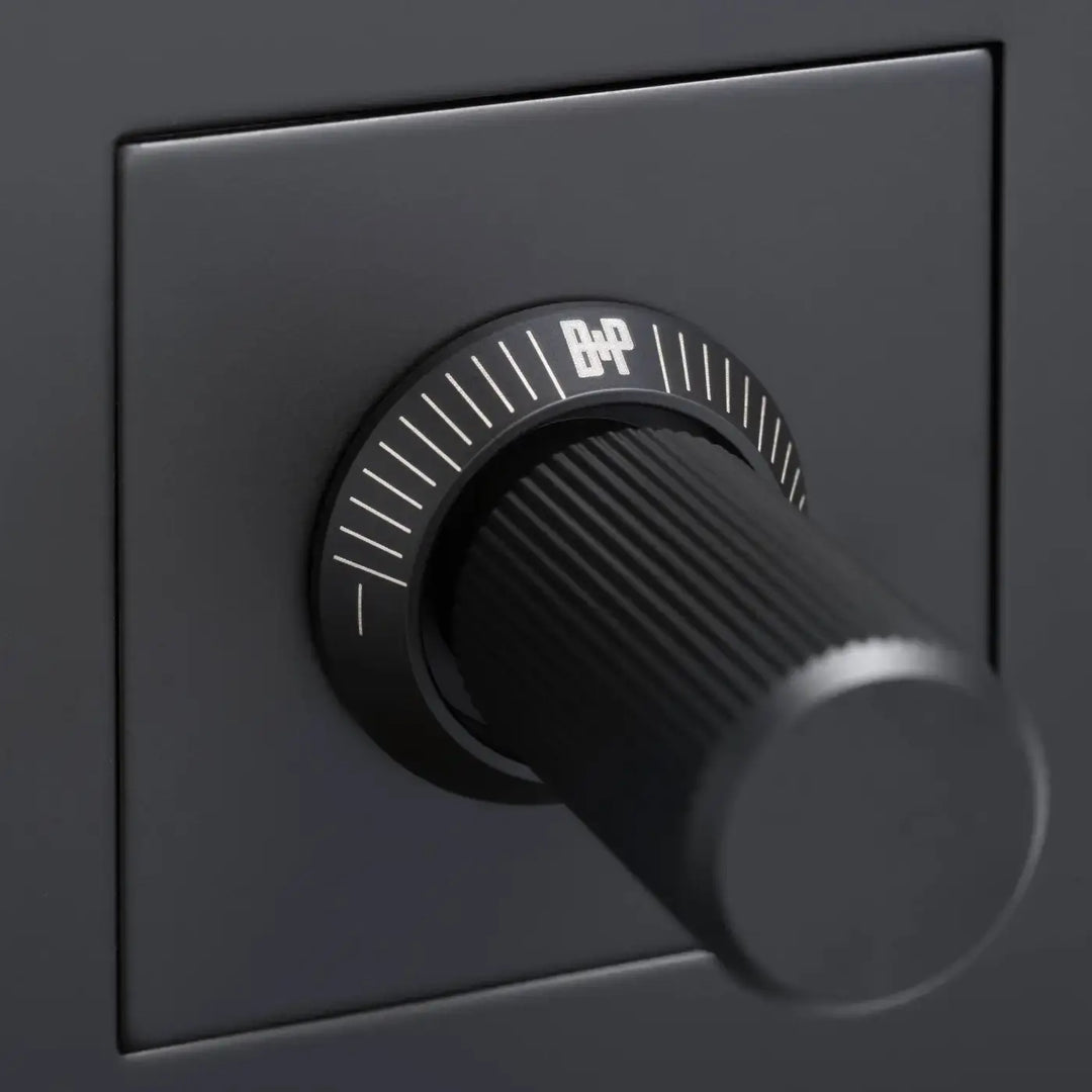 Détail du variateur Dimmer à gravure alignée noir #couleur_noir